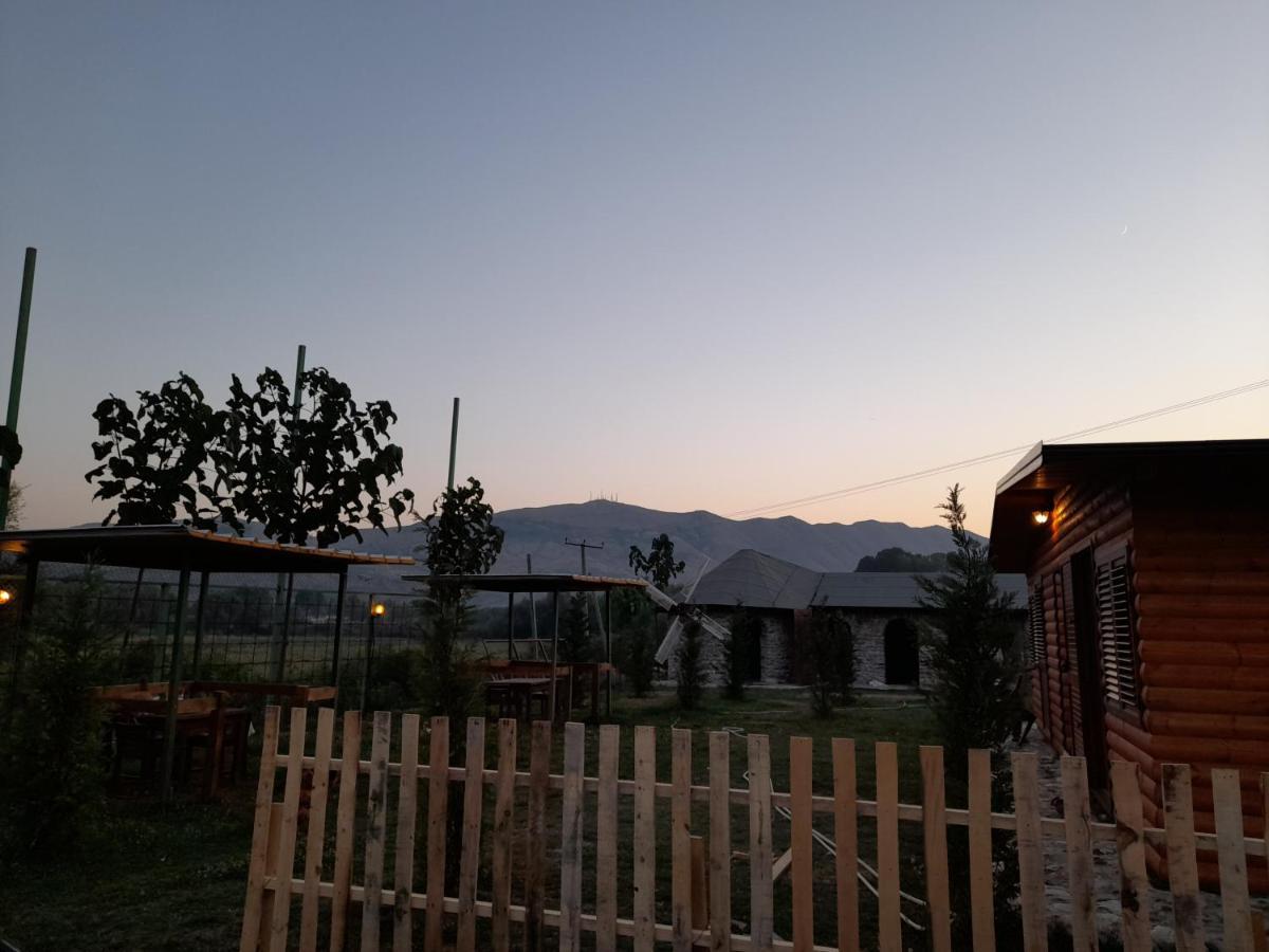 Windmill Shkodra Gesthouse Camping & Grill Exterior foto
