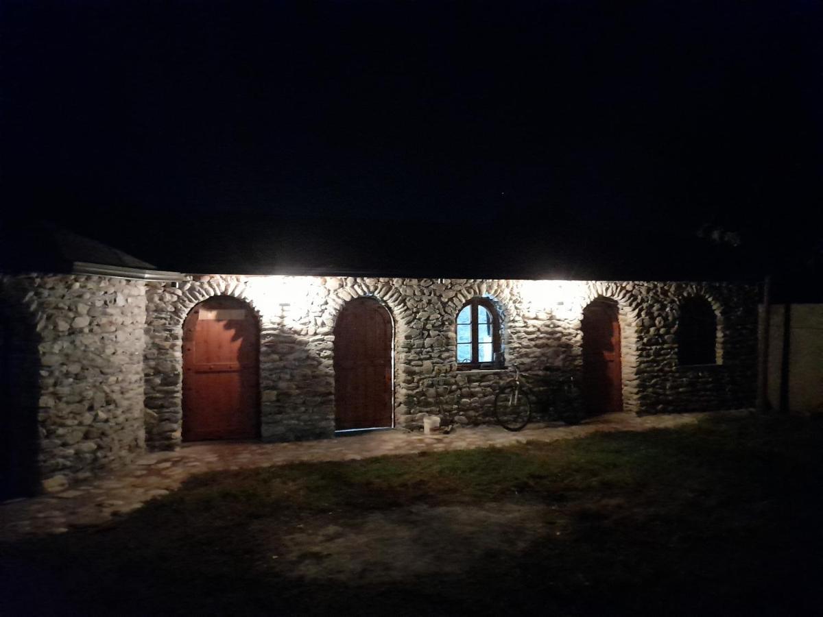 Windmill Shkodra Gesthouse Camping & Grill Exterior foto