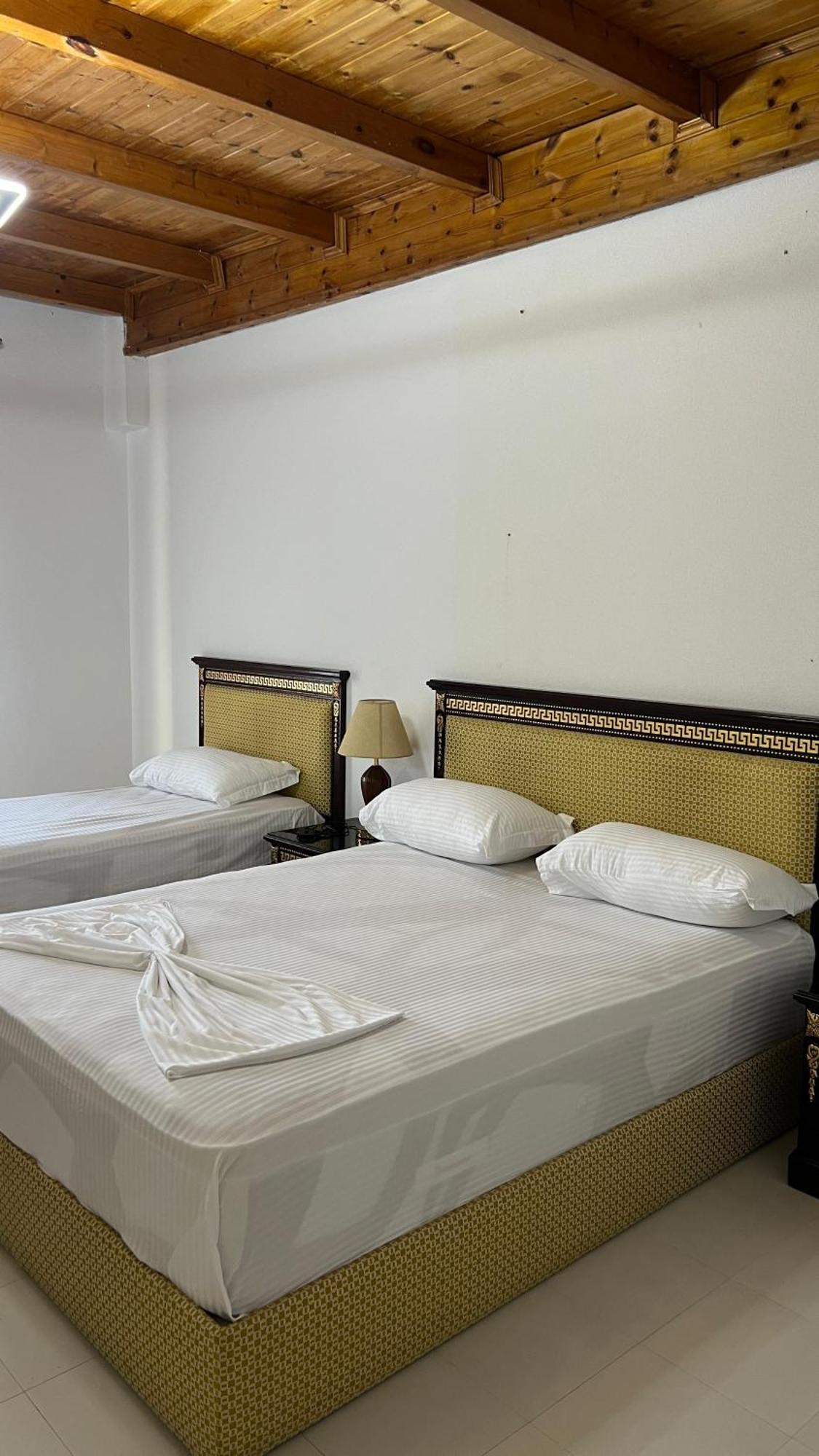 Windmill Shkodra Gesthouse Camping & Grill Exterior foto